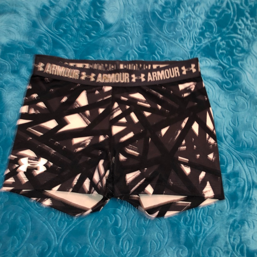 Under armer black/white compression shorts youth m